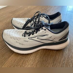 Brooks Glycerin running shoes